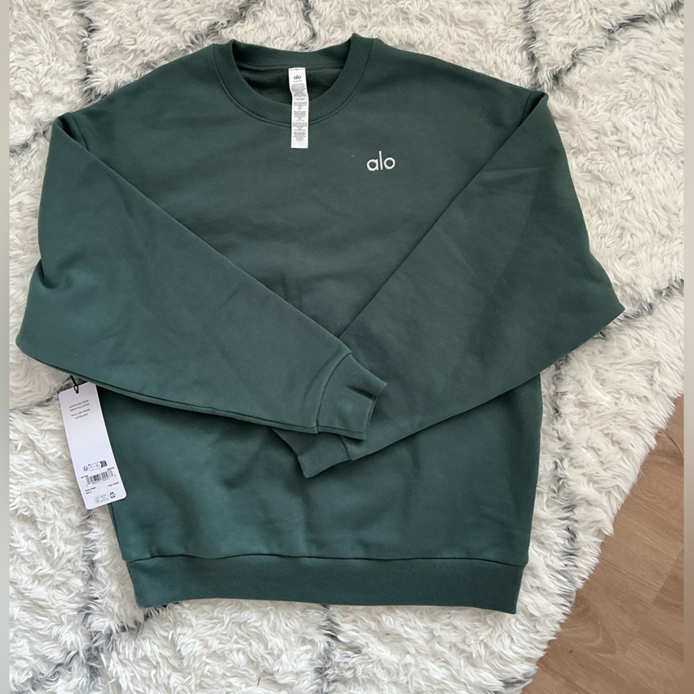 SOLD -ALO accolade Yoga Clover Green Crewneck Sweater